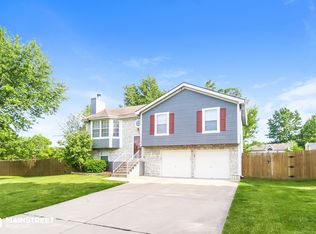 11200 N Nashua Dr, Kansas City, MO 64155