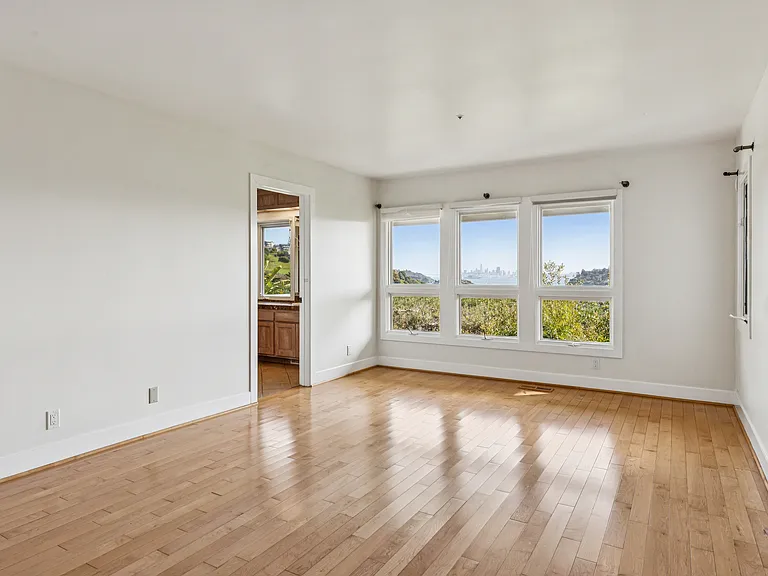 95 Spring Ln — Photo 37