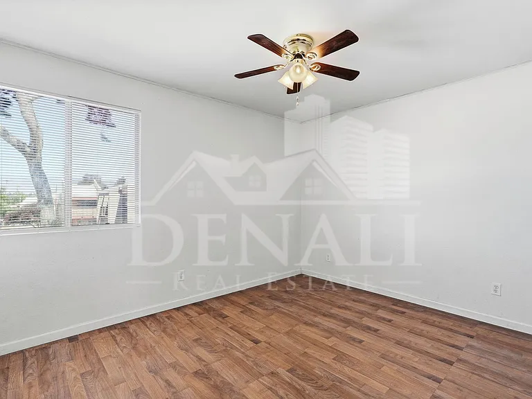 808 S Langley Ave #201 — Photo 18