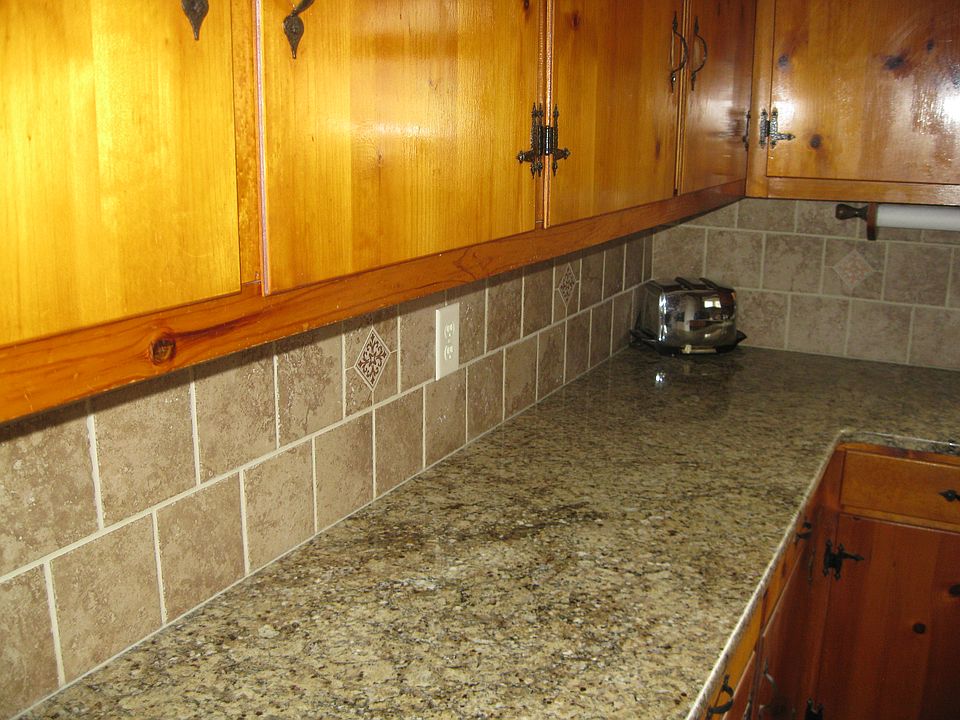 1st image of 25 Caroline Dr