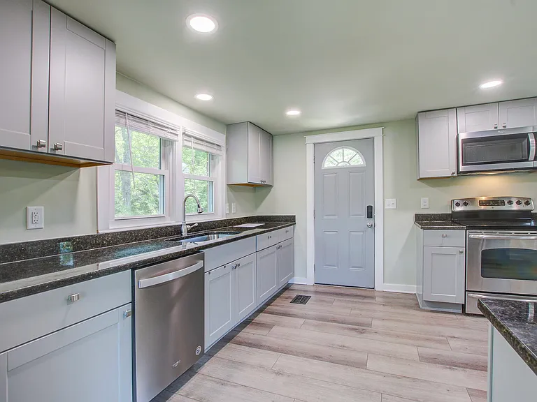 200 State Rd S #8-384 — Photo 9