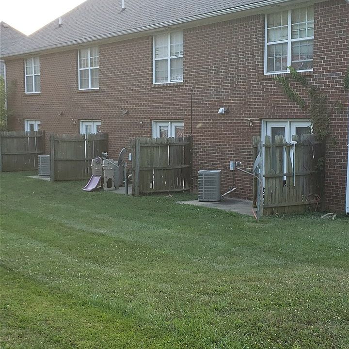 2nd image of 101 Poplar Cir