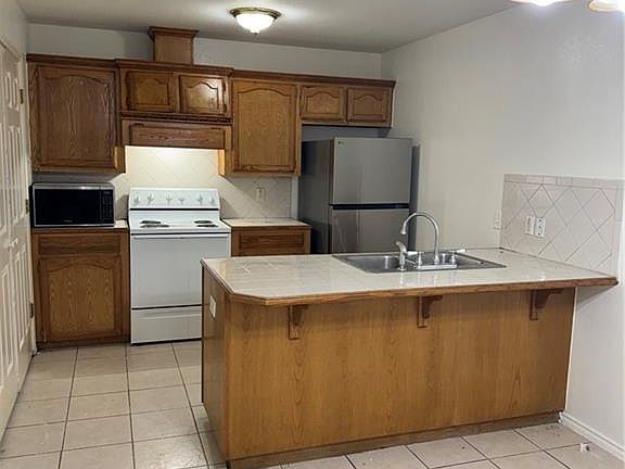 3rd image of 1408 Prosperity Dr APT D