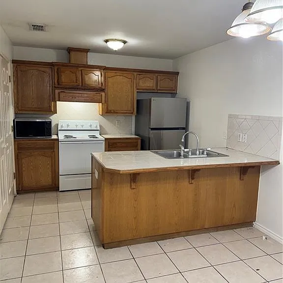 1408 Prosperity Dr #D — Photo 3
