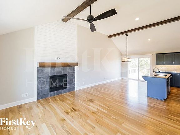 4th image of 811 S Sunset Ln
