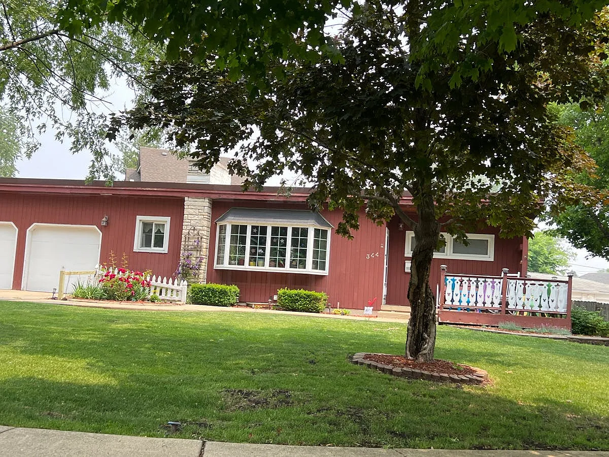 344 W View St photo 1
