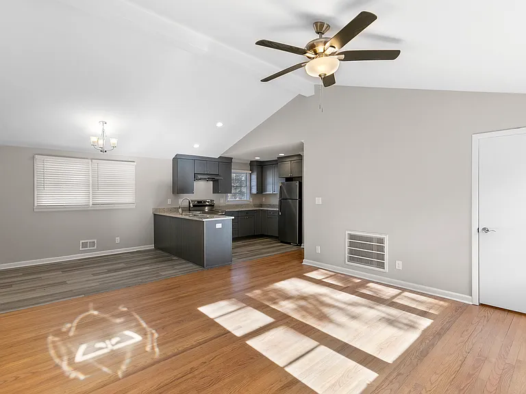 1312 Goodwin Rd — Photo 7