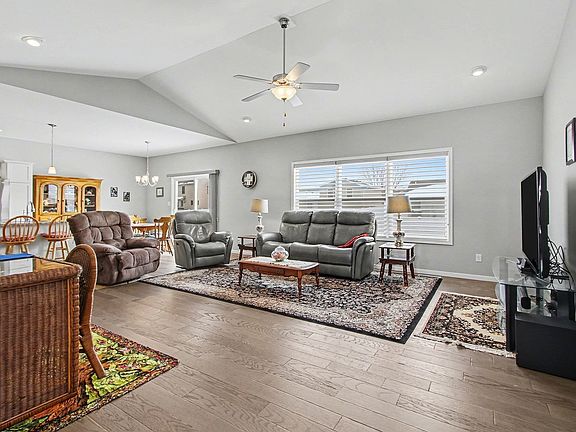 3rd image of 6593 Timberwood Ave