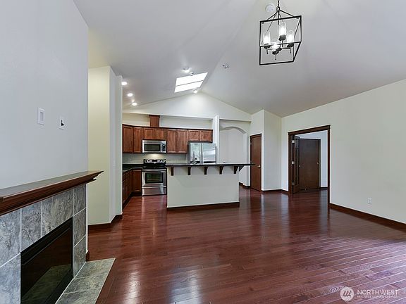 4th image of 4649 Helena Avenue SE