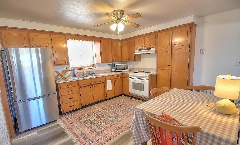 2 bed, 975 sqft, $1,200 — Photo 4