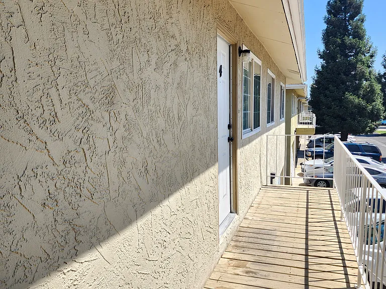 2236 Peach Ave #4 — Photo 5