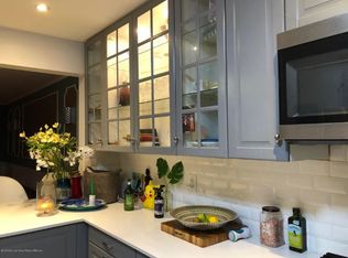 904 Alpine Trl, Neptune, NJ 07753