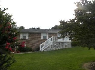 100 Kaluna Ave, Bluff City, TN 37618