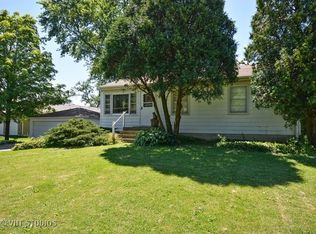 25W425 Burlington Ave, Naperville, IL 60563