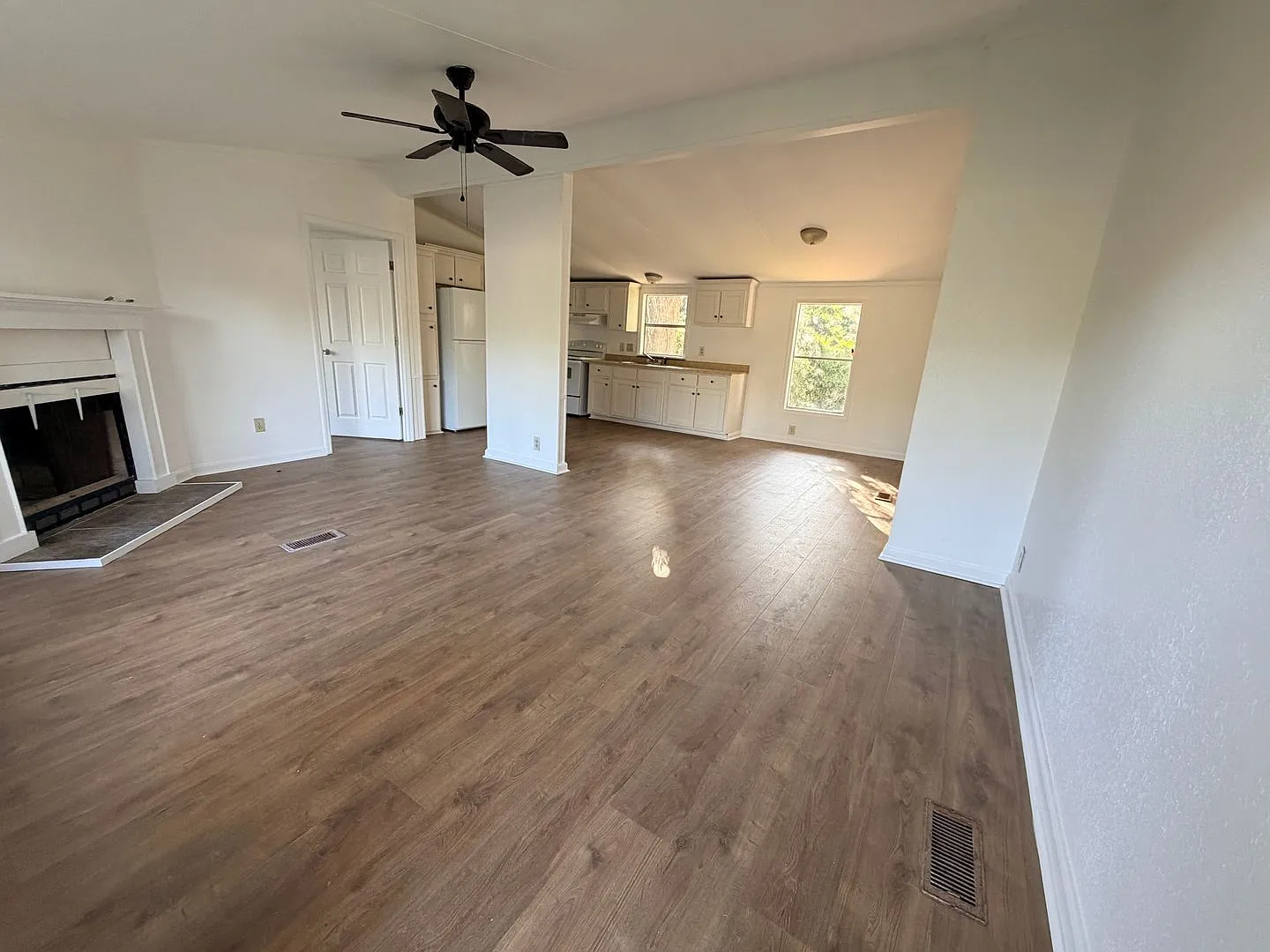 Updated 3-Bedroom Mobile Home with Modern Finishes in Valdosta — Photo 3