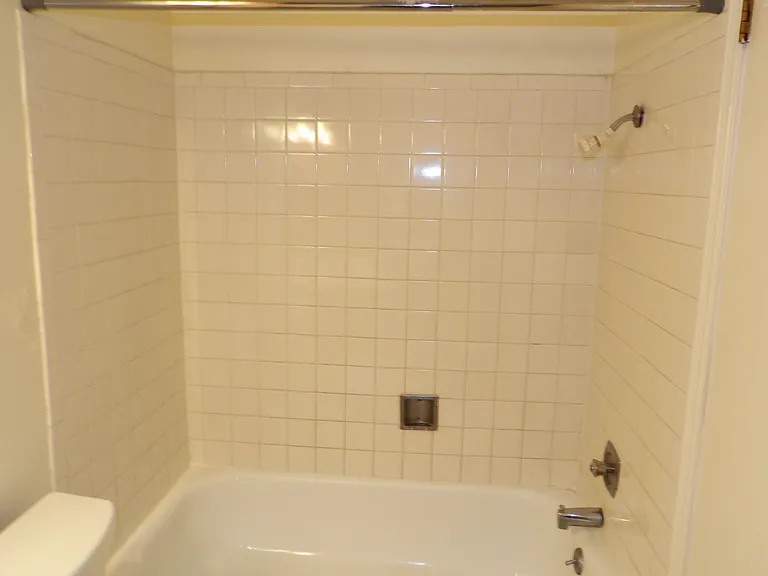 6403 NW Oak Ave #B-7 — Photo 6