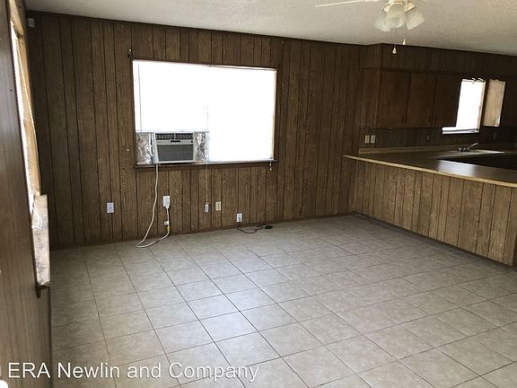 2nd image of 400 E 42nd St