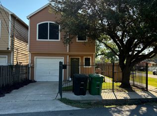 1102 E Hedrick St, Houston, TX 77011