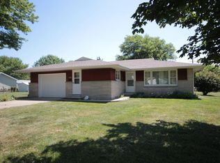 116 S Locust St, Assumption, IL 62510