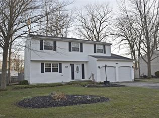 229 Oakhurst Dr, Munroe Falls, OH 44262