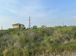 409 W Royal Oak Dr, Rockport, TX 78382