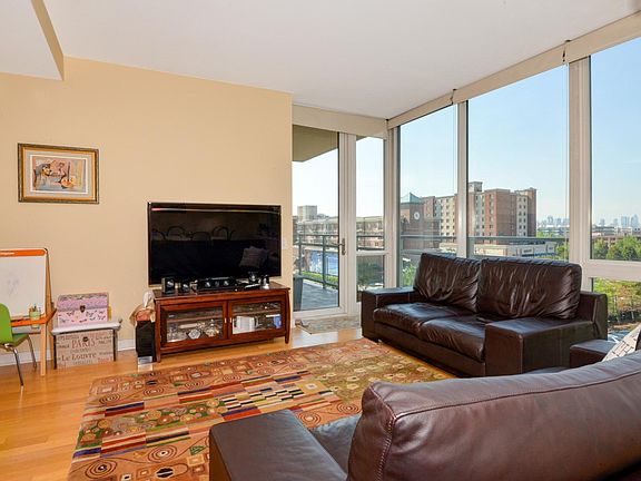5th image of 606 Hudson Park