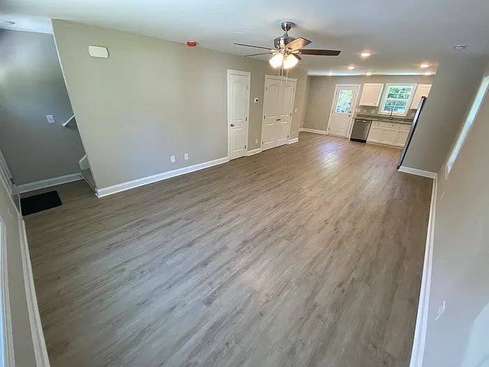 3 bed, 2.5 bath, 1290 sqft, $1,395 — Photo 4
