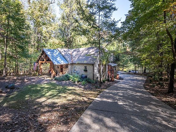 3rd image of 11084 Cedar Dr