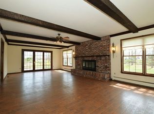 14 Bacon Rd, Saint James, NY 11780