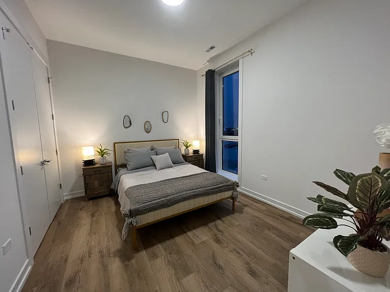 815 N Richmond St #301 — Photo 33