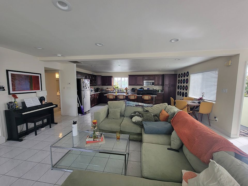 1st image of 3654 Veteran Ave #0