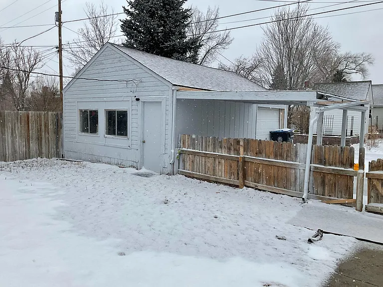 314 E 3rd Ave — Photo 14