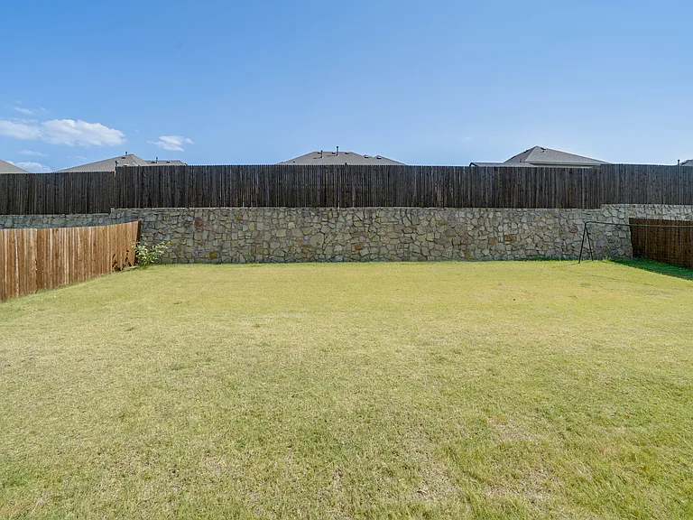 727 Stearman Ln — Photo 33