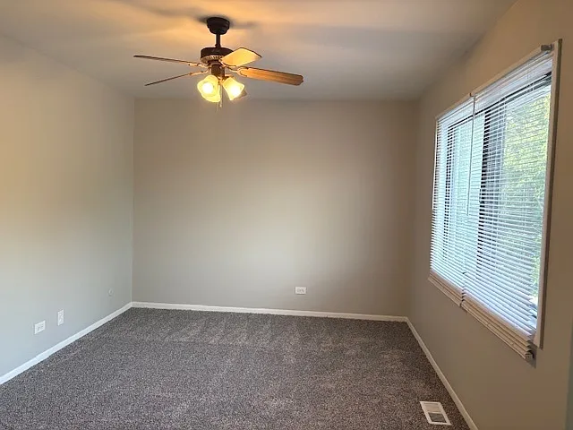 2S717 Winchester Cir E #4 — Photo 10