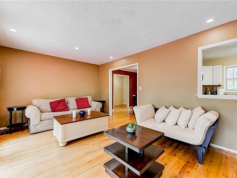 2423 Woodacres Rd NE — Photo 11