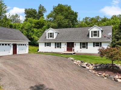 3040 Honey Bee Ln, Oxford, MI, 48370