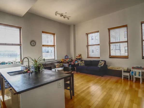 4 Beacon Way APT 323, Jersey City, NJ 07304