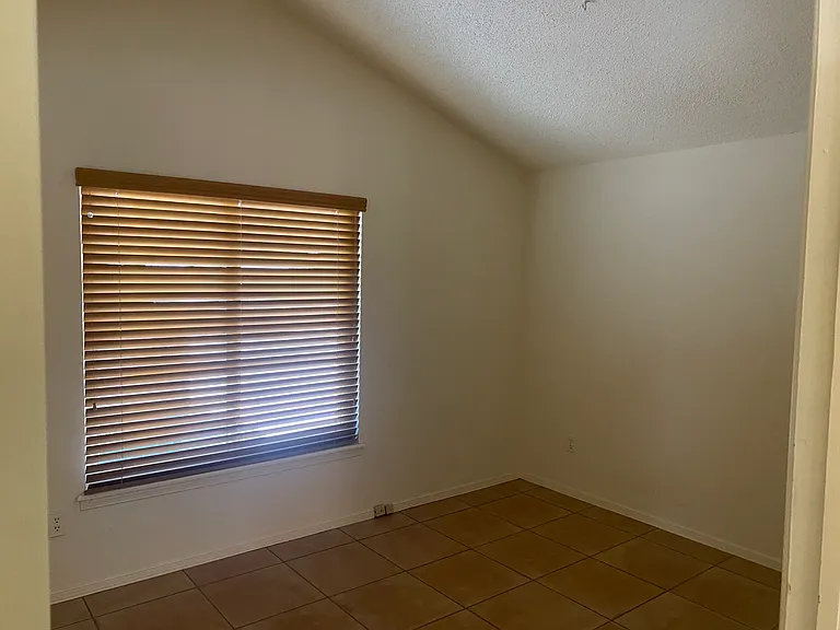 1908 Christine Ct — Photo 2