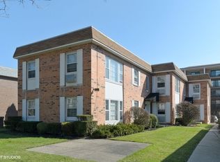 1661 Green Bay Rd APT 2C, Highland Park, IL 60035