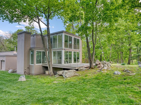 3rd image of 61 Indian Brook Road