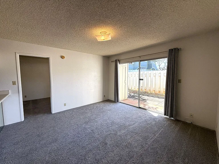 94-1097 Paawalu St #U4 — Photo 3