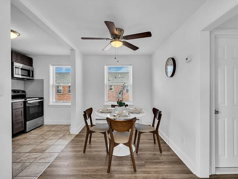 Maple Court Apartments — Photo 38