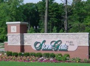 8540 Stonegate Ct, Saint John, IN 46373