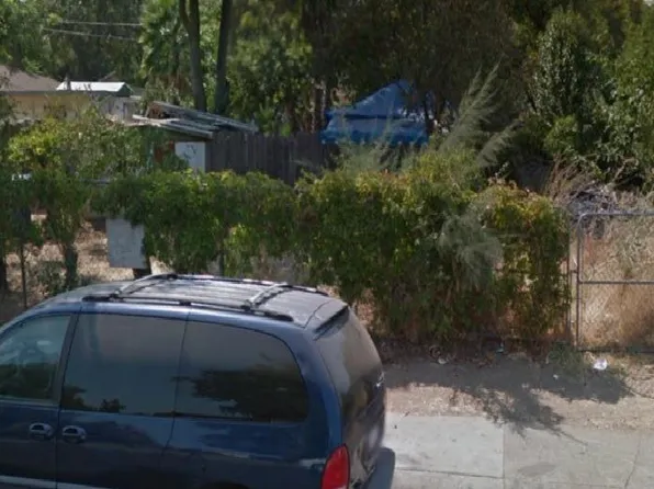 2465 Empress St, Sacramento, CA 95815