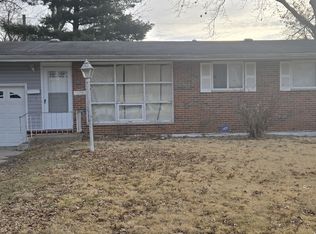 10220 Viscount Dr, Saint Louis, MO 63136