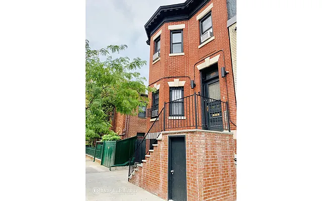 Rented by Douglas Elliman | media 25