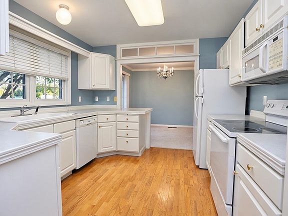 5th image of 1307 N Dakota St