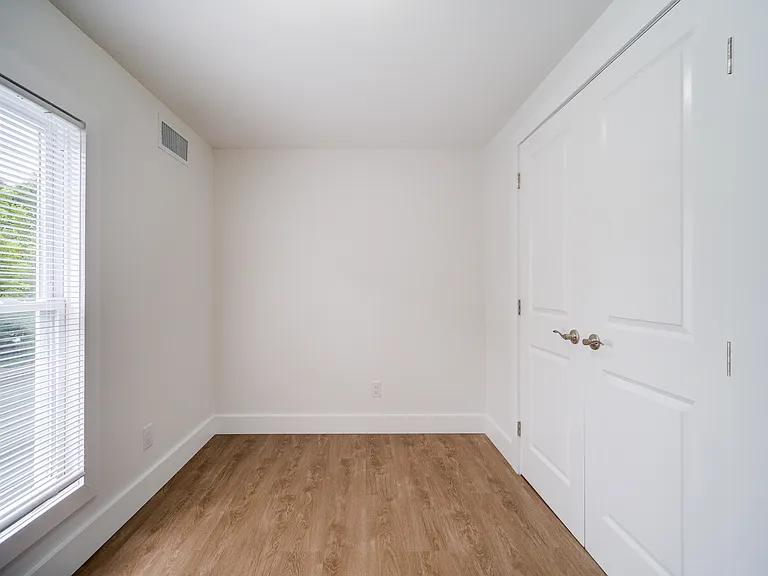 470 Delaware Ave #1L — Photo 13
