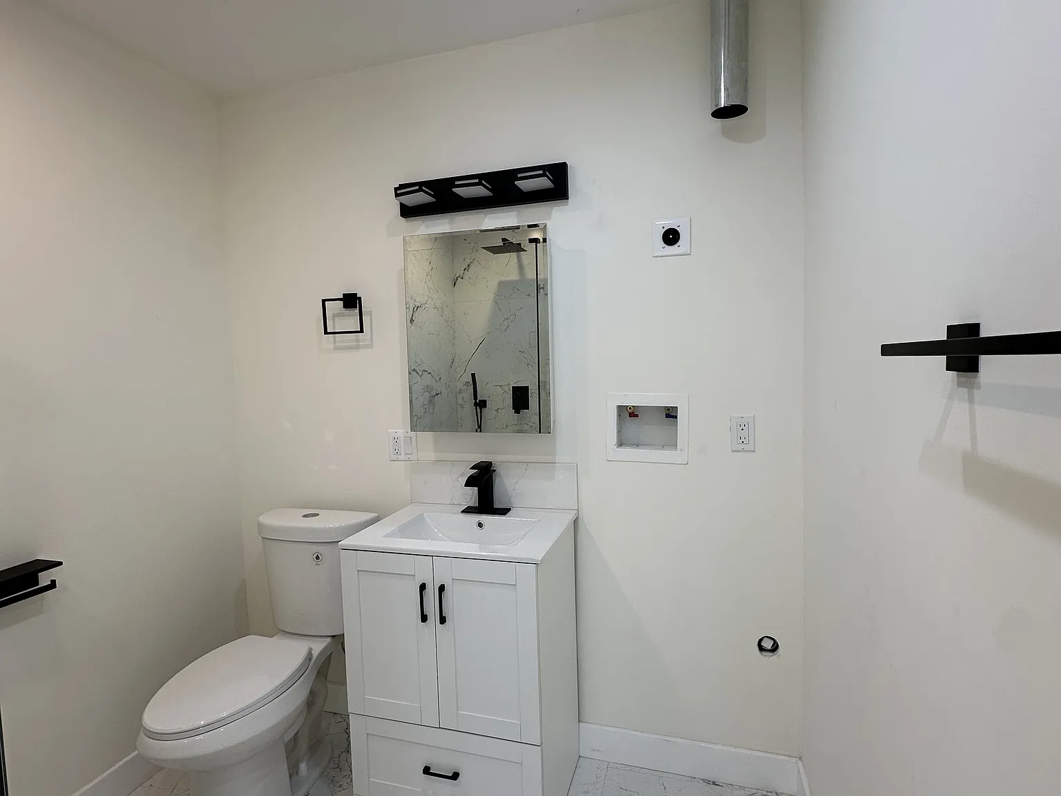 Studio, 400 sqft, $1,900 — Photo 4