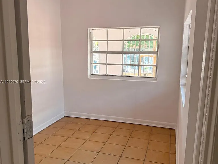 409 NW 33rd St #1 — Photo 3